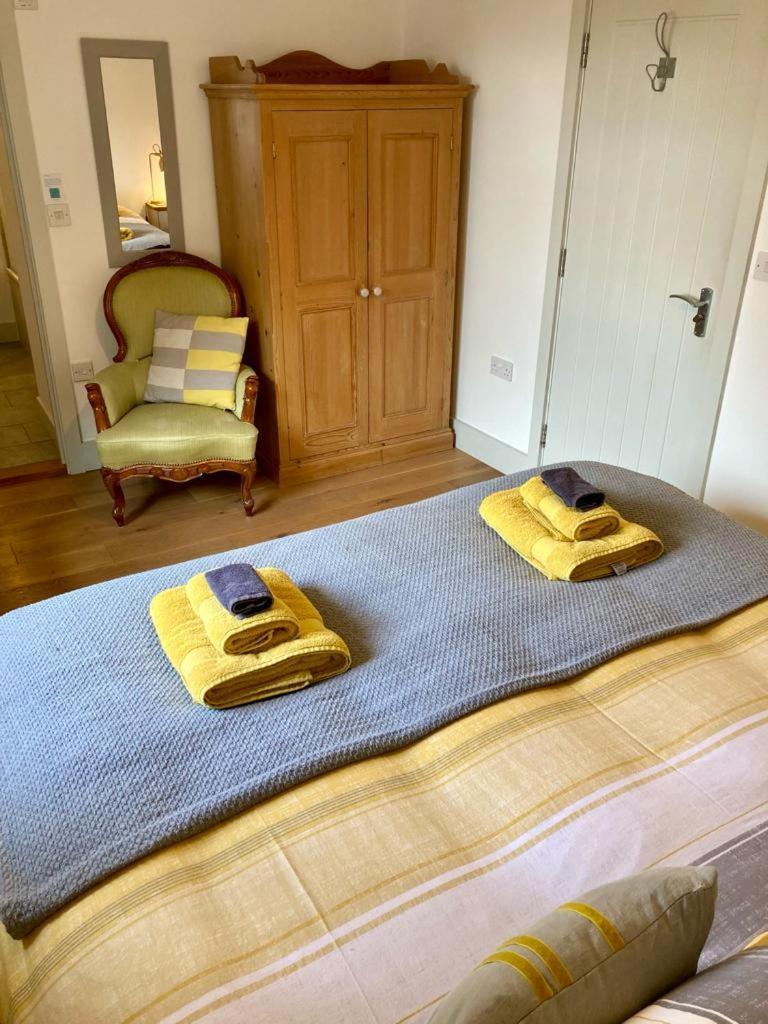 Westbury Cross House Bed & Breakfast 외부 사진