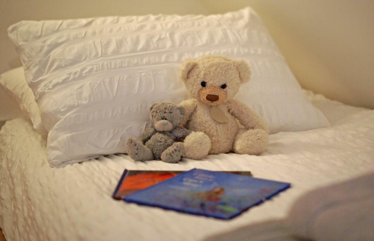 Westbury Cross House Bed & Breakfast 외부 사진