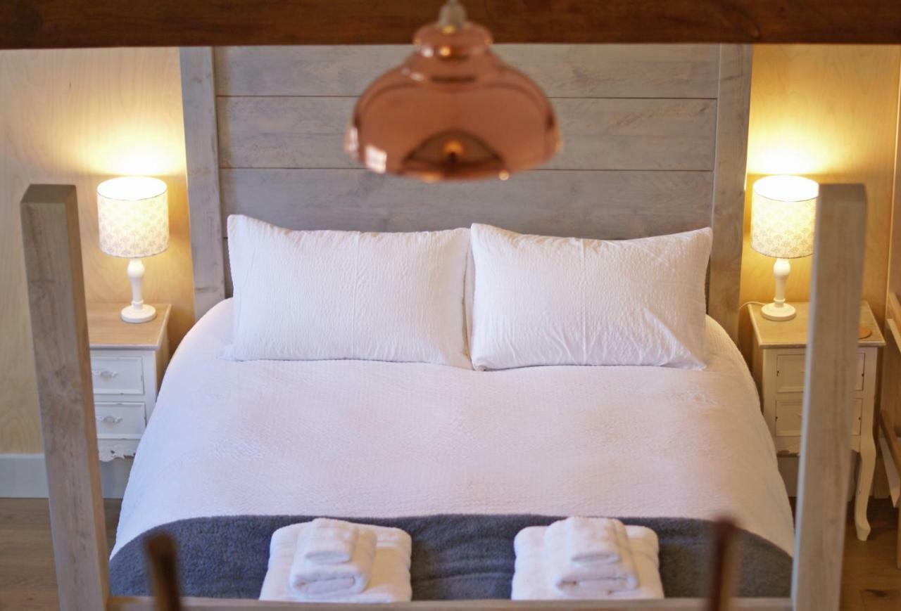 Westbury Cross House Bed & Breakfast 외부 사진